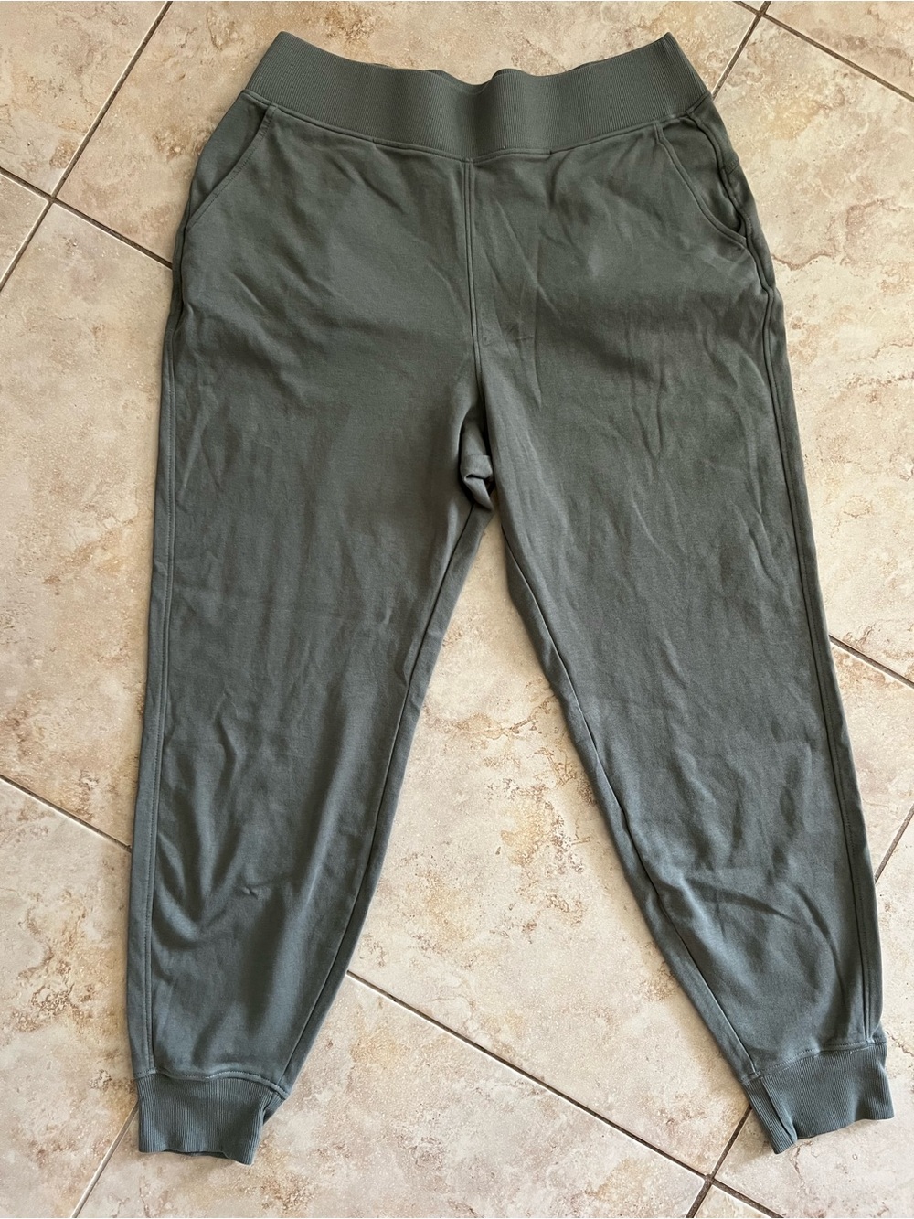 ‼️EUC: Pact Organic Airplane Jogger Castor Green - L - Picture 5 of 9